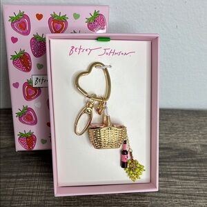 Betsey Johnson 🍇✨ Iconic Betsy Johnson Wine Basket Bag Charm! 🩷